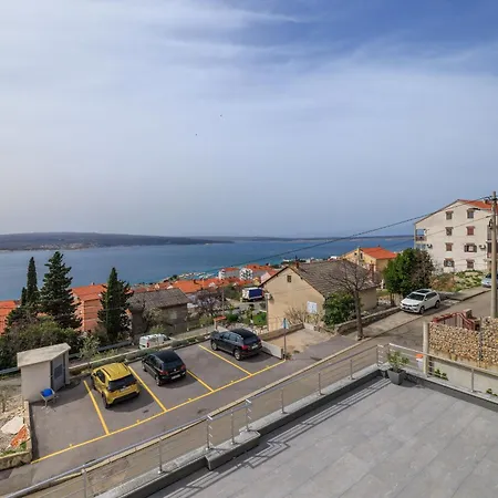 Panorama Apartment *